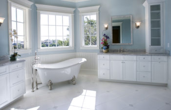 Luxury Master Bathroom with Free Standing Bath Tub